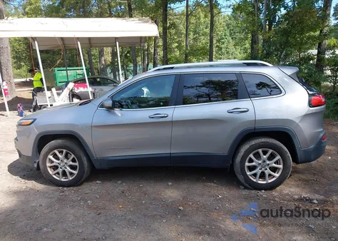 2017 Jeep Cherokee Latitude 4X4 from USA, damaged, VIN 1C4PJMCS2HW631714